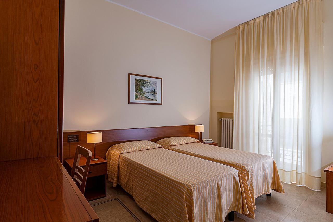 Il Nocchiero City Hotel Soverato Marina Ngoại thất bức ảnh